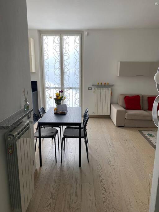 Maison Minu Appartement Porto Ceresio Buitenkant foto